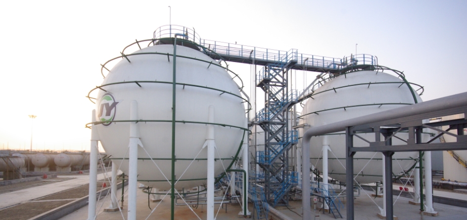 Pentane, Hexane and Heptane storage tanks