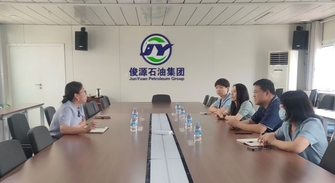 The director of human resources department is talking with the presidents of major universities, Dongying Liangxin Petrochemical Technology Development Limited Company